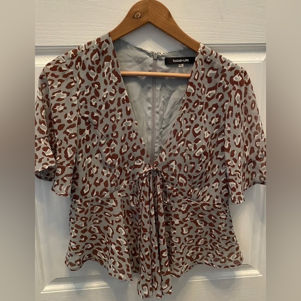 PRE-OWNED SUGAR LIPS 2 WOMEN'S TIE FRONT LEOPARD BLOUSE- SMALL